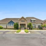 Nuveen Acquires Oaks of Vernon Hills Apartments for $103M