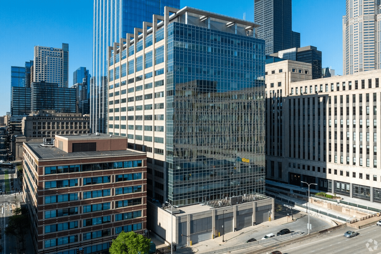 525 W. Van Buren St. in Chicago Office Space In Chicago Vacant