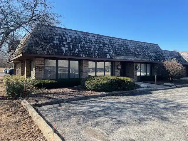 14045 Petronella Drive, Libertyville