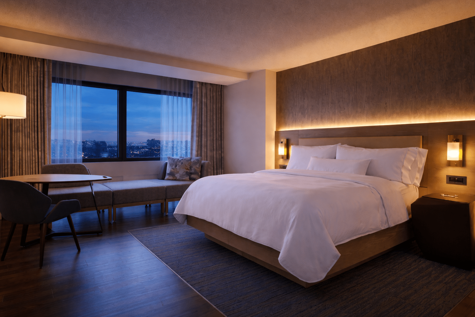 6100 North River Road Hospitality O'hare Commercial Real Estate